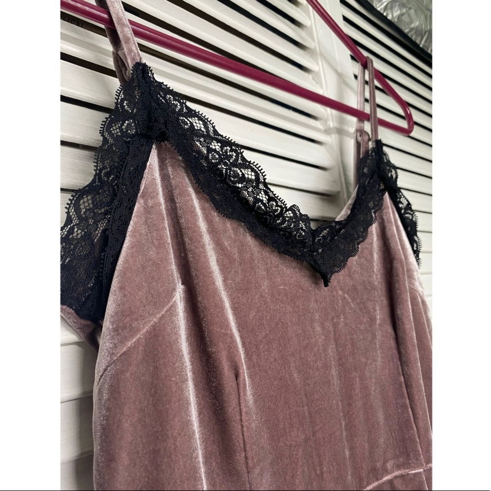 Purple Mauve Velour Zipper Mini Dress with Black Lace Trim in size Small.